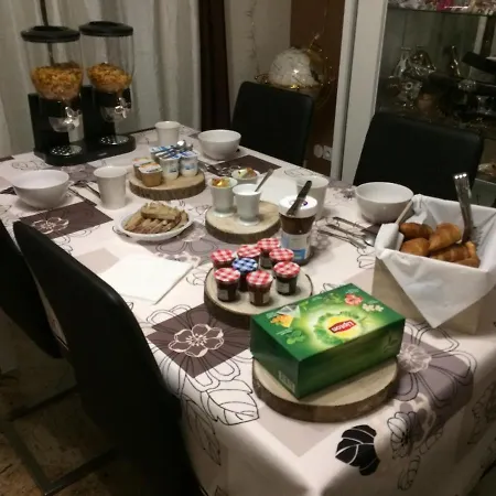 Au Levrier De 3* شيسي